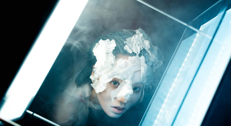 Chu Hsun HSIEH謝竺勳_ Colourless Spectrum沒有顏色的光譜_Video art錄像_2022