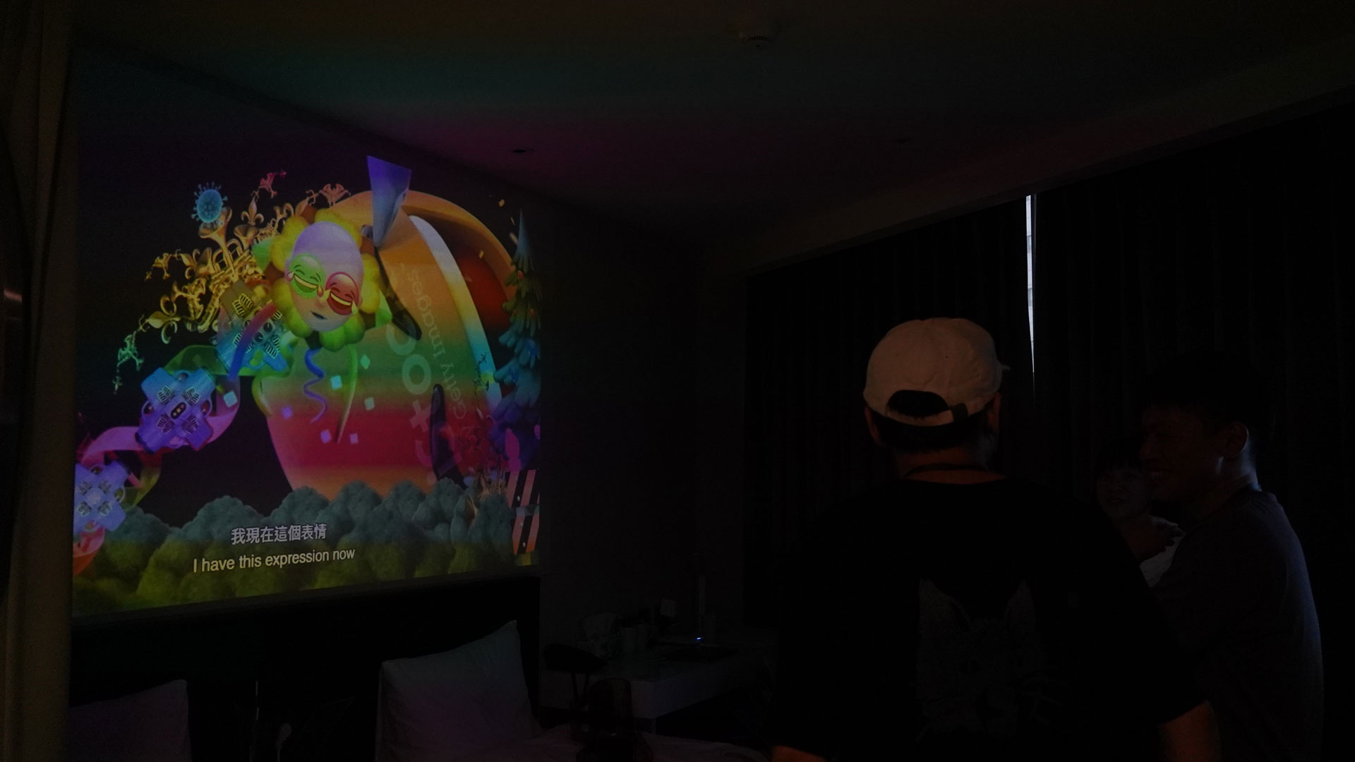 社團法人台灣視覺藝術協會HSU-Zhe-Hao許哲豪-連線不穩是因為你不夠虔誠--單頻道影像、聲音、LED燈